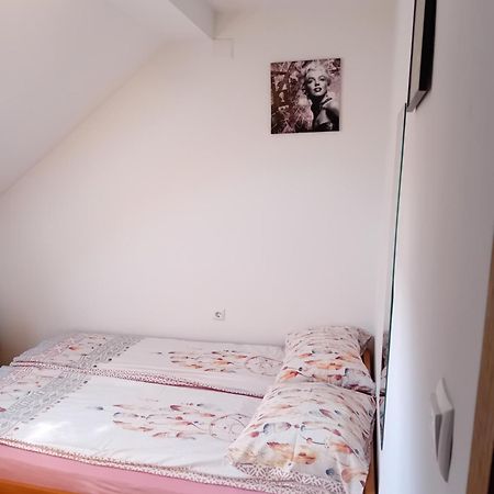 Sobe Sokcic Hotel Károlyváros Kültér fotó