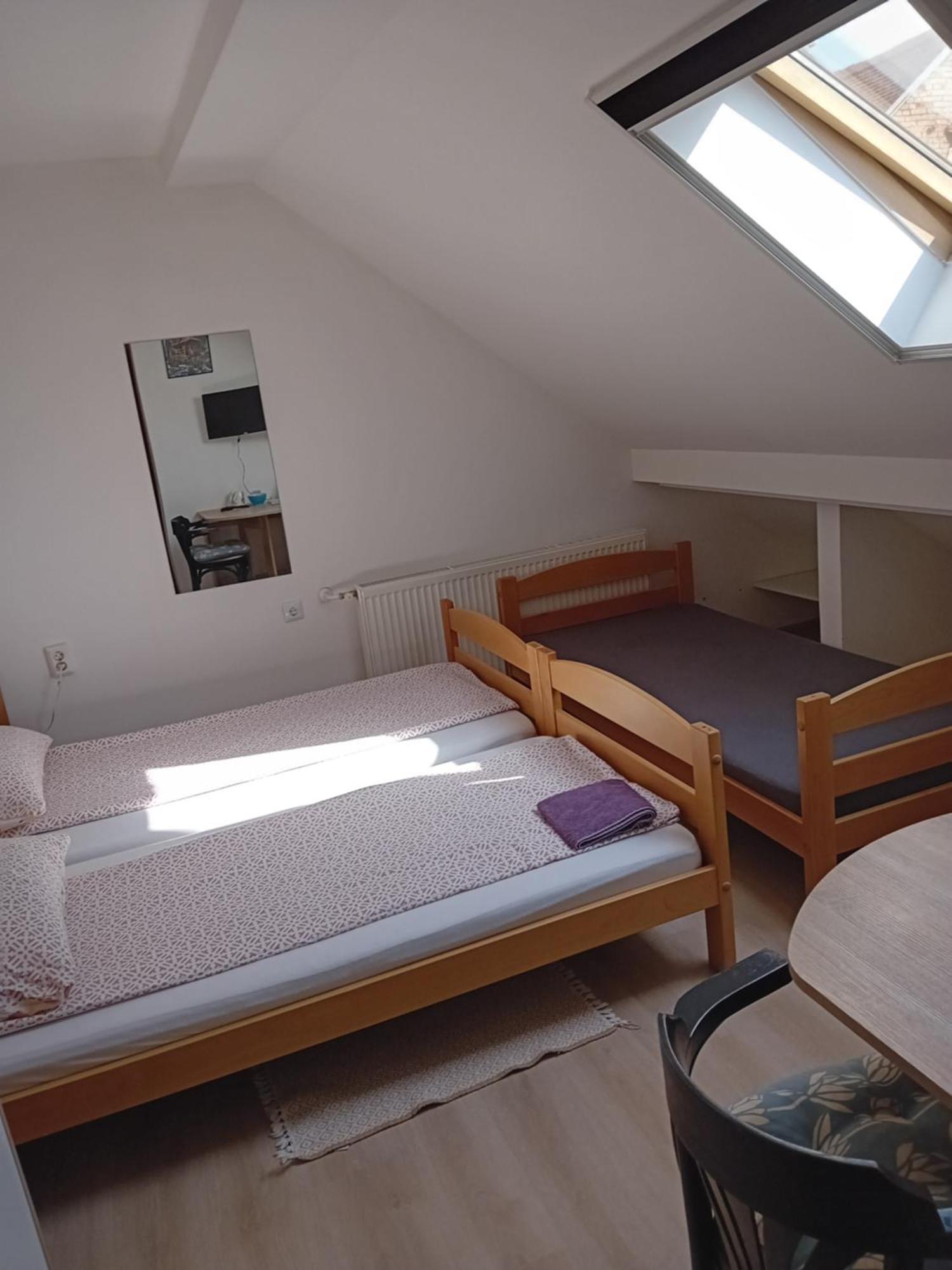 Sobe Sokcic Hotel Károlyváros Kültér fotó